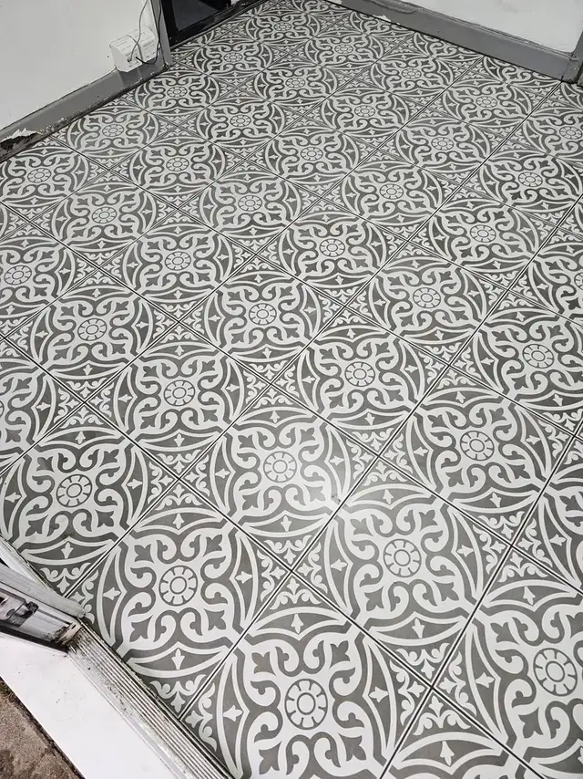 Floor tiling in Swansea: grey pattern