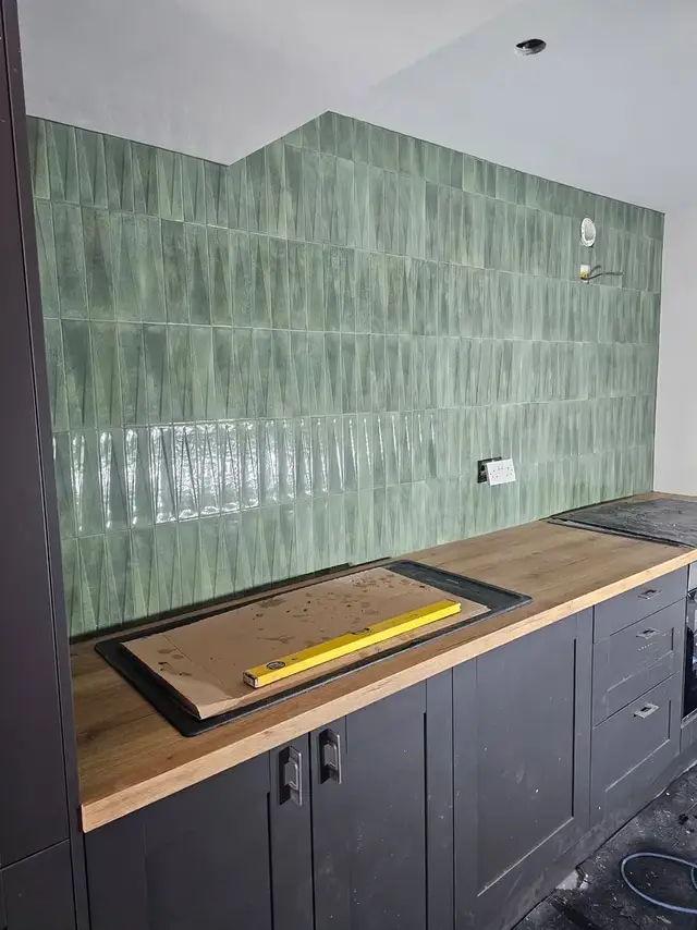 Kitchen tiling in Swansea: green pattern